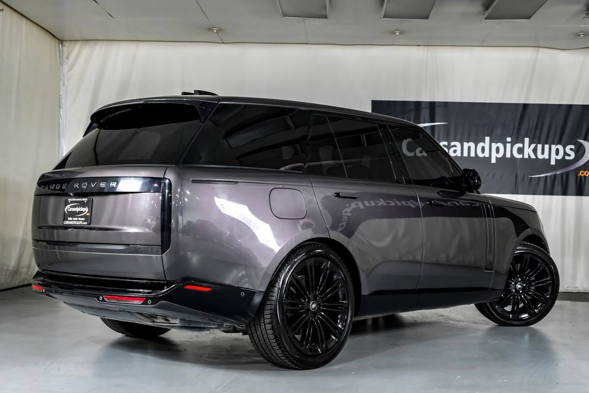 Used 2024 Land Rover Range Rover SE AWD/4WD image 8