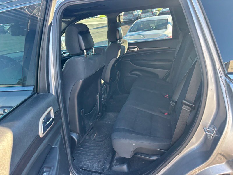 Used 2015 Jeep Grand Cherokee Laredo w/ Quick Order Package 23E RWD image 10