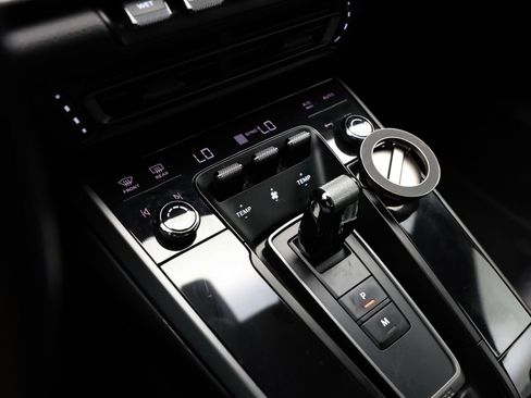 Used 2020 Porsche 911 Carrera RWD image 19