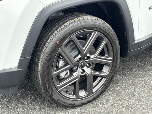 New 2026 Jeep Compass Latitude AWD/4WD image 29