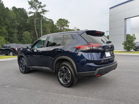 Used 2024 Nissan Rogue SV AWD/4WD image 6