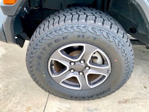 Used 2018 Jeep Wrangler Sport AWD/4WD image 10
