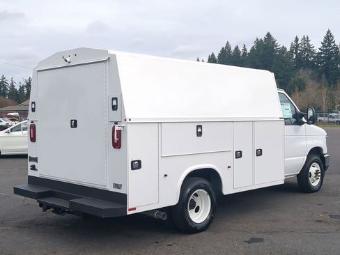 New 2024 Ford E-350 and Econoline 350 Super Duty w/ Power Windows & Locks Group RWD image 5