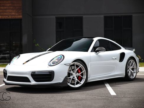 Used 2017 Porsche 911 4 Coupe AWD/4WD image 3