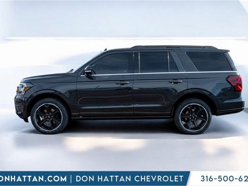 Used 2023 Ford Expedition Limited image 2
