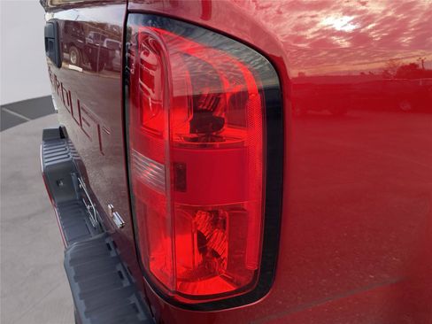 Used 2021 Chevrolet Colorado LT w/ LT Convenience Package image 32