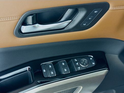 Used 2023 Nissan Pathfinder Platinum image 21