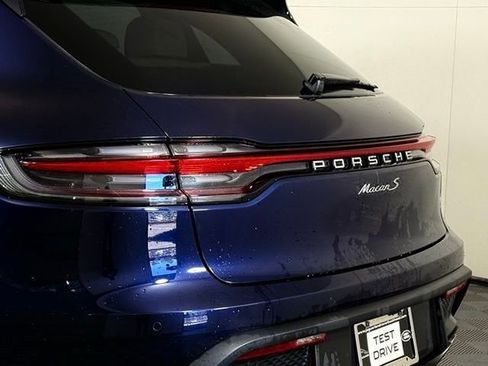 Used 2022 Porsche Macan S image 14