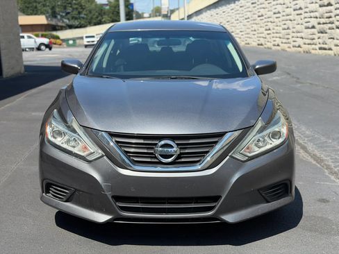 Used 2016 Nissan Altima 2.5 S w/ Power Driver Seat Package FWD image 3