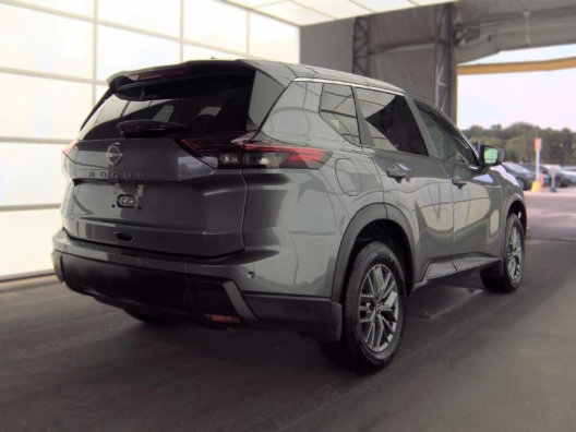 Used 2026 Nissan Rogue S FWD image 5