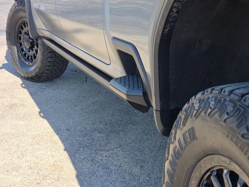 Used 2024 GMC Sierra 2500 AT4X w/ AT4X AEV Edition AWD/4WD image 27