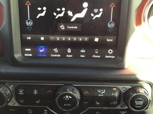 Used 2022 Jeep Gladiator Rubicon w/ LED Lighting Group image 9