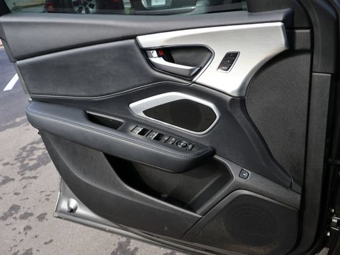 Used 2024 Acura RDX SH-AWD image 32