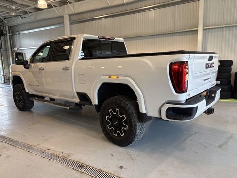 Used 2022 GMC Sierra 3500 Denali image 3