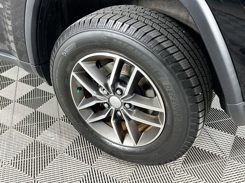 Certified 2021 Jeep Grand Cherokee Laredo image 37