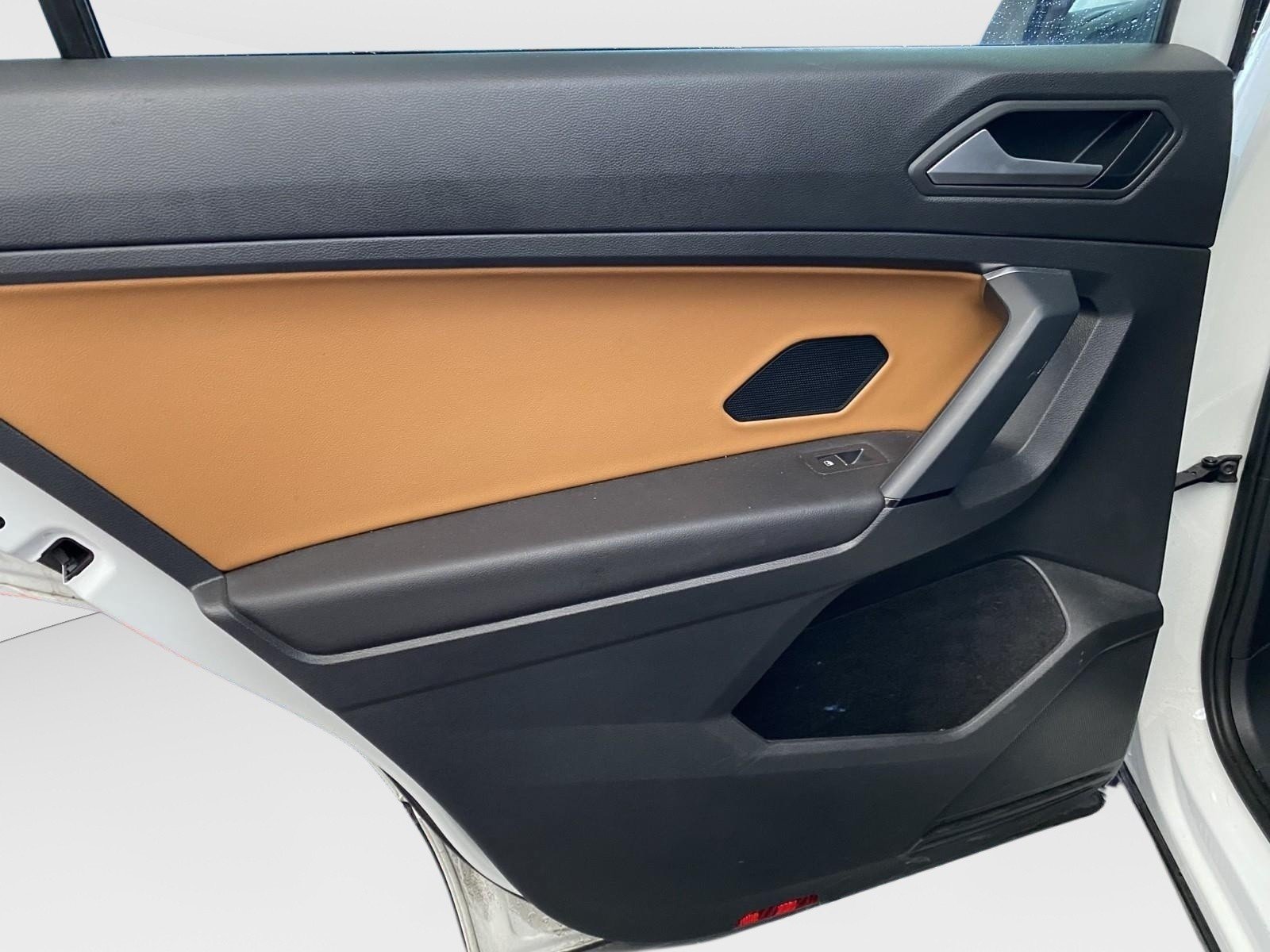 Used 2019 Volkswagen Tiguan SE w/ Panoramic Sunroof Package AWD/4WD image 16