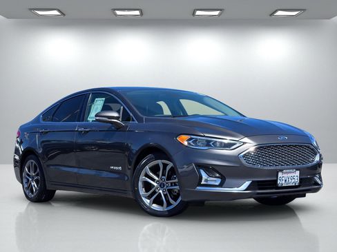 Used 2019 Ford Fusion Titanium FWD image 1