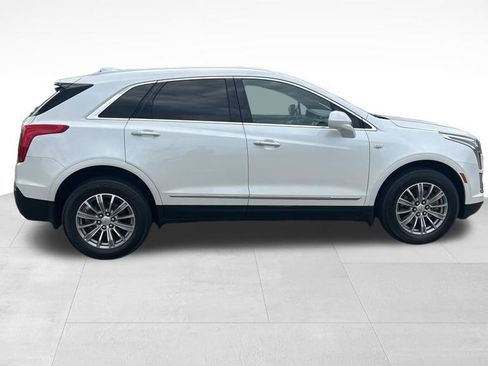 Used 2017 Cadillac XT5 Luxury w/ Driver Awareness Package image 8