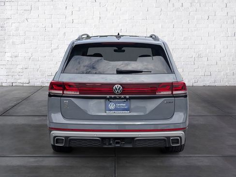 Certified 2025 Volkswagen Atlas Peak Edition SE AWD/4WD image 6