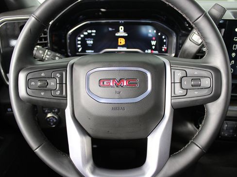 Used 2025 GMC Sierra 1500 Elevation image 14