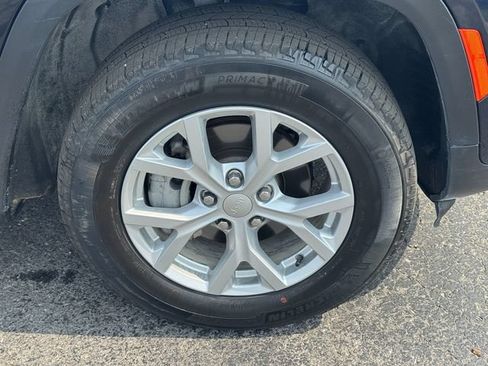 Certified 2023 Jeep Grand Cherokee Limited AWD/4WD image 9