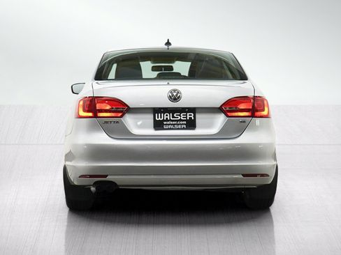 Used 2014 Volkswagen Jetta SE FWD image 4