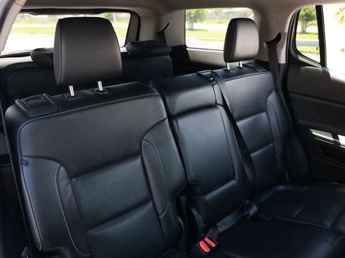 Used 2019 GMC Acadia SLT FWD image 19