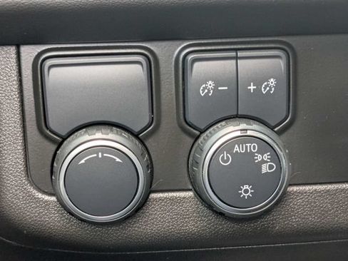 Used 2021 Chevrolet Suburban LT RWD image 23