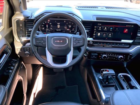 Used 2024 GMC Sierra 1500 SLT image 5