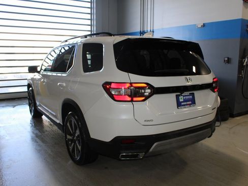 Used 2023 Honda Pilot Touring image 41