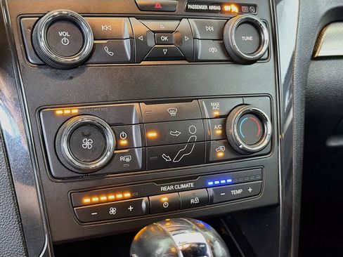 Used 2019 Ford Explorer XLT w/ Class III Trailer Tow Package FWD image 16