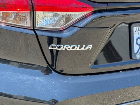 Certified 2025 Toyota Corolla SE w/ Convenience Package FWD image 30
