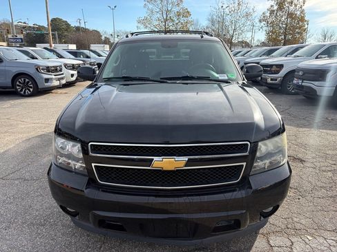 Used 2013 Chevrolet Avalanche LS image 2