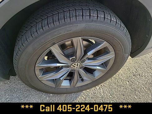 Used 2024 Volkswagen Tiguan SE FWD image 4