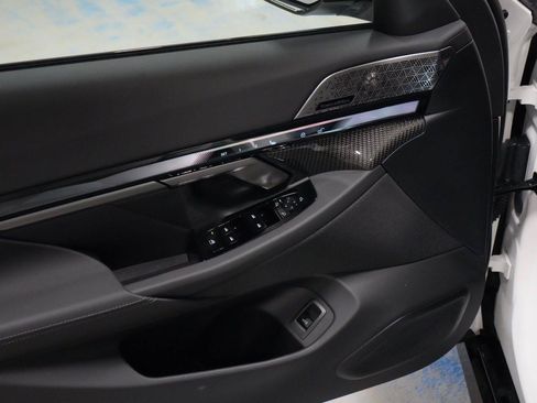 New 2027 BMW 550e xDrive AWD/4WD image 26