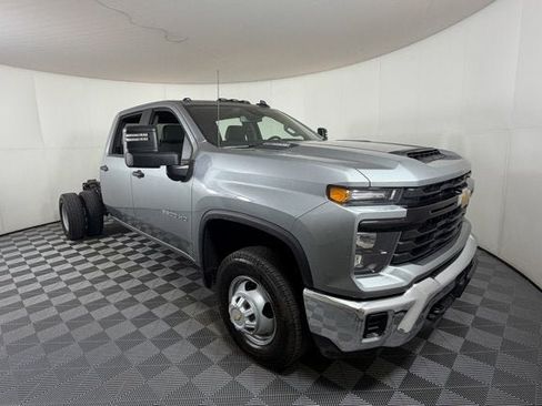 Used 2026 Chevrolet Silverado 3500 W/T w/ WT Convenience Package AWD/4WD image 1