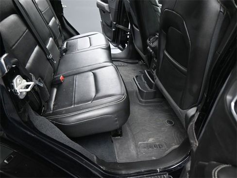 Used 2023 Jeep Wrangler Unlimited Sahara w/ Cold Weather Group image 14