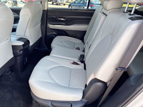 Certified 2024 Toyota Grand Highlander AWD image 52