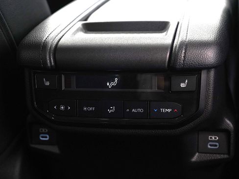 Used 2025 Toyota Grand Highlander AWD image 16