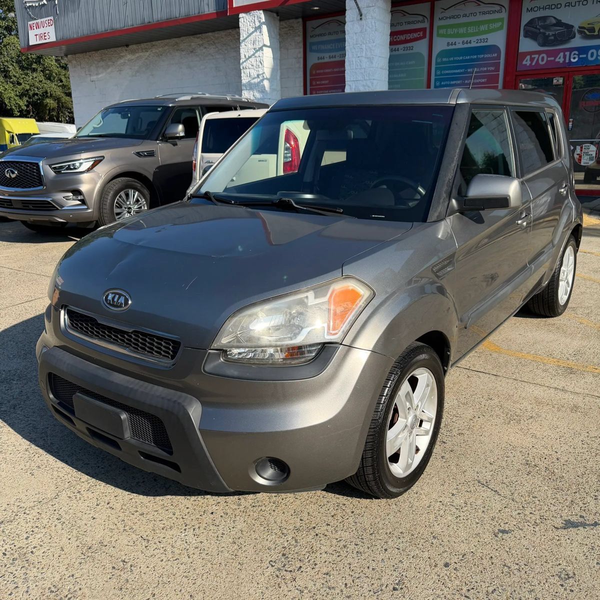 Used 2011 Kia Soul + FWD image 3