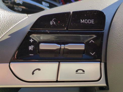 Certified 2022 Hyundai Elantra SEL image 22