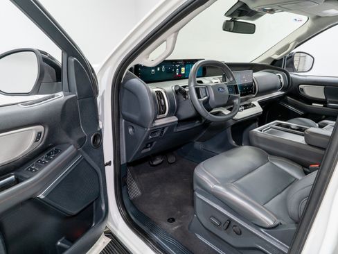 Used 2025 Ford Expedition Max Active image 13