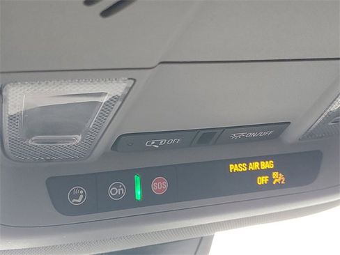 Used 2023 GMC Acadia SLE w/ Driver Convenience Package image 32