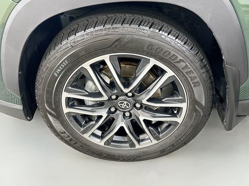 Certified 2026 Toyota Corolla Cross XLE w/ Convenience Package FWD image 32