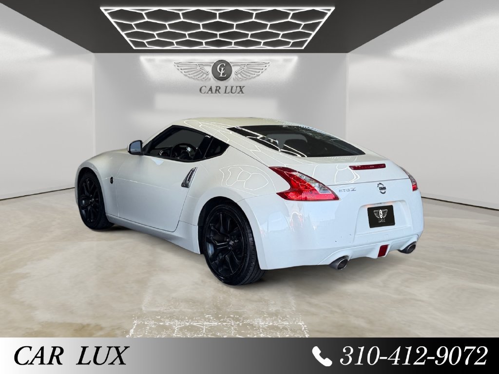 Used 2015 Nissan 370Z Coupe RWD image 3