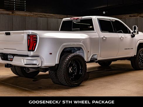 Used 2024 GMC Sierra 3500 Denali w/ Denali Reserve Package image 9