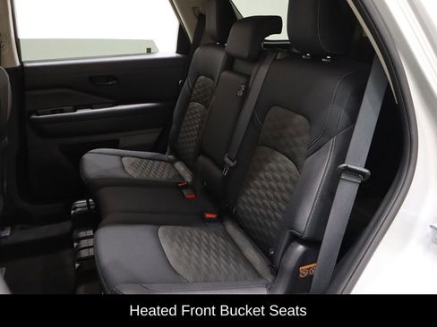 Used 2024 Nissan Pathfinder SV image 11