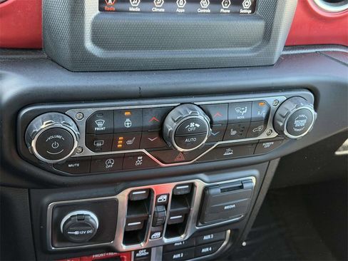 Used 2021 Jeep Wrangler Unlimited Rubicon w/ Cold Weather Group image 5