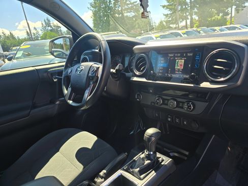 Used 2018 Toyota Tacoma TRD Sport RWD image 10