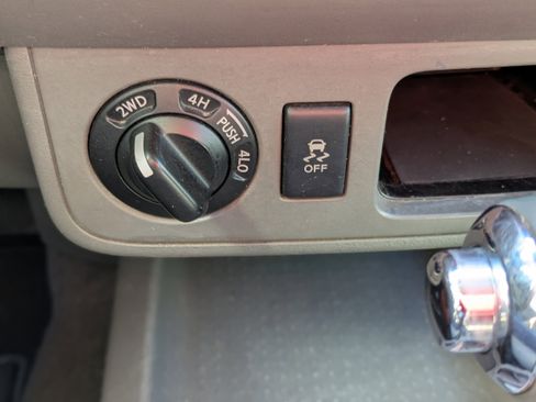 Used 2019 Nissan Frontier SV image 24